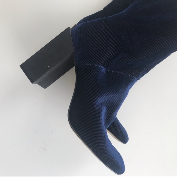NWT Halston blue velour ribbed block heel booties - Picture 4 of 5